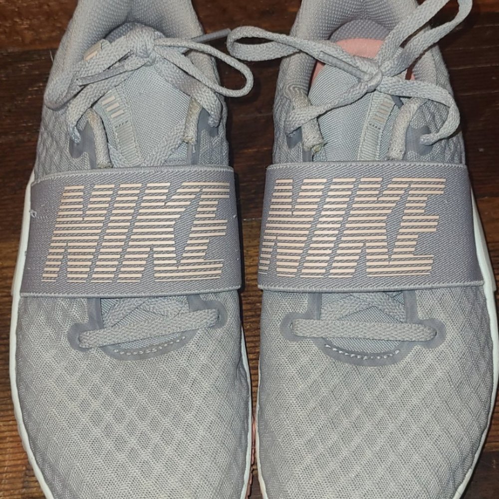 Nike Women in season TR 9 Training shoes